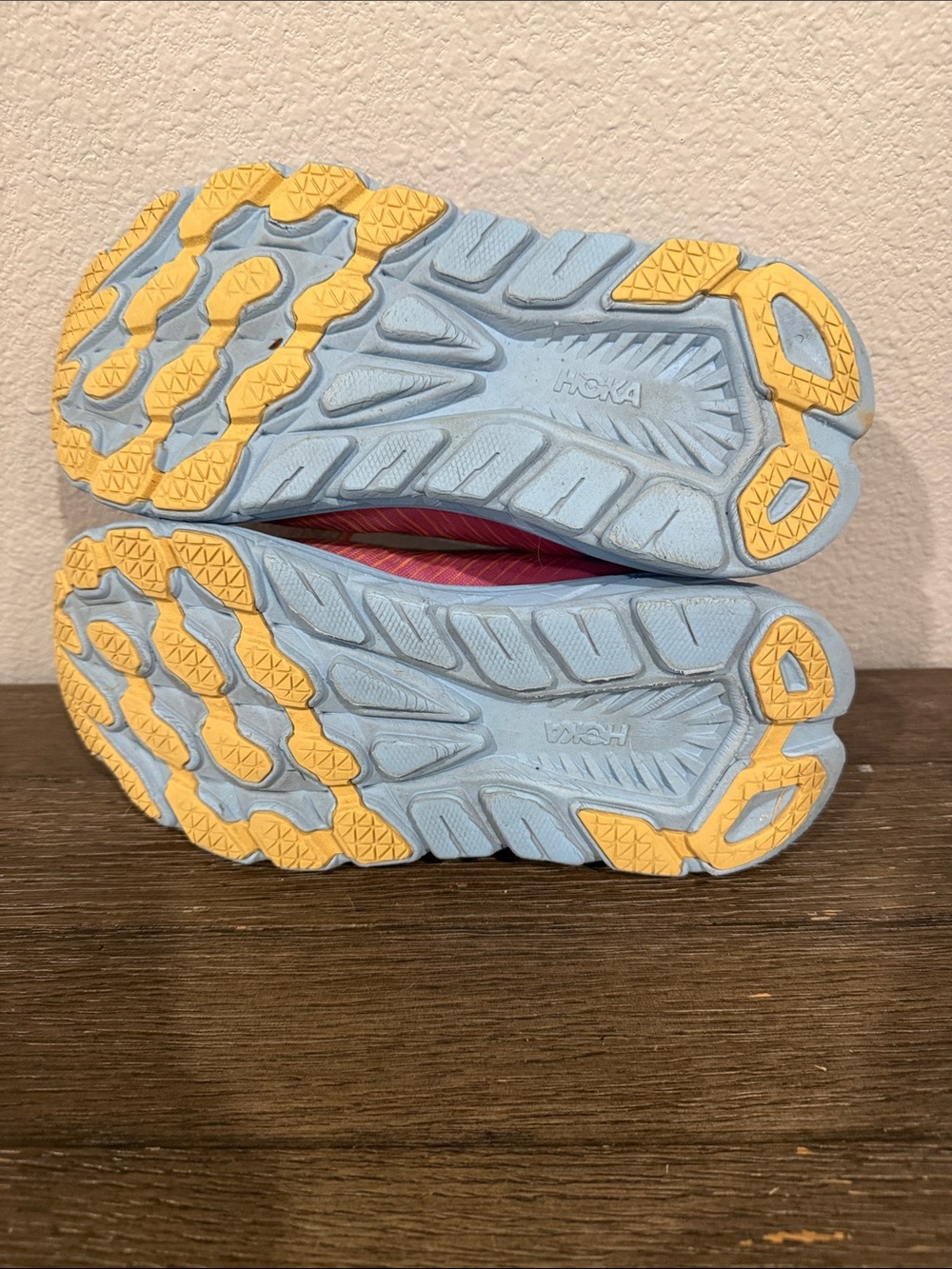 Hoka Women's Orange Pink Running Sneakers with Blue Logo - Picture 8 of 8